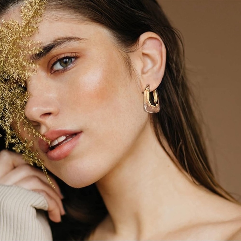 Minimalist Gold Brown Square Hoop Earrings - Picture 3 of 6